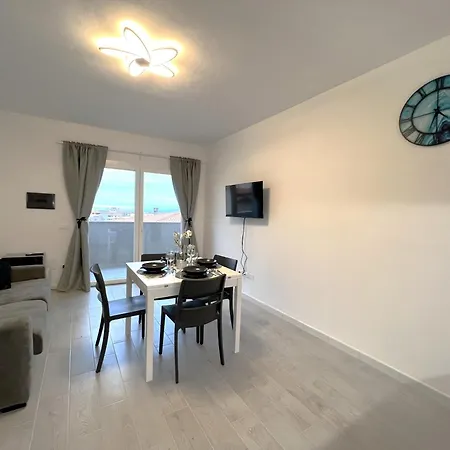 Apartment Affittimoderni Albatros - Cste11